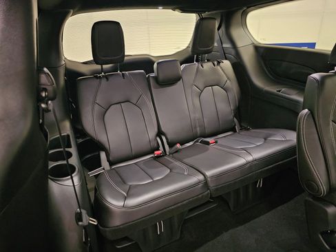 New 2026 Chrysler Pacifica Select AWD/4WD image 30