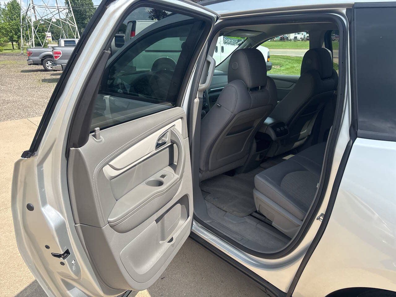 Used 2015 Chevrolet Traverse LS AWD/4WD image 13