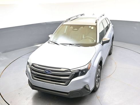 Certified 2025 Subaru Forester Premium AWD/4WD image 36