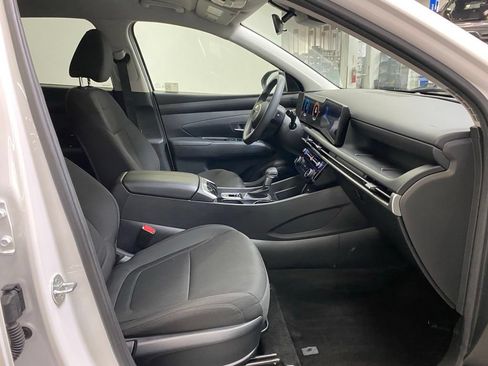 Used 2025 Hyundai Tucson SEL FWD image 9