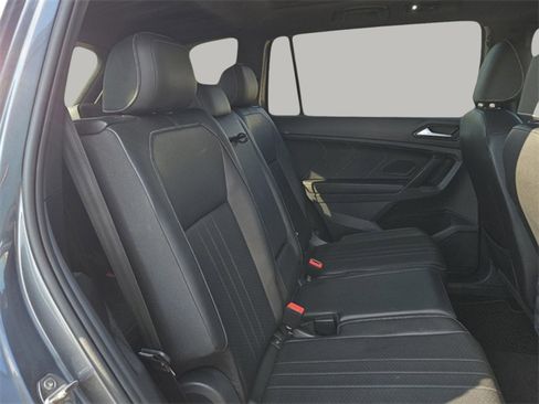 Used 2023 Volkswagen Tiguan SE R-Line image 22