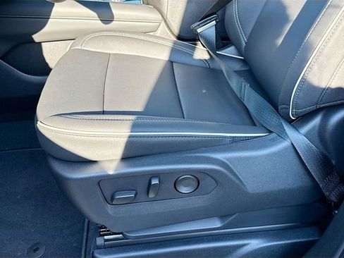 New 2025 Chevrolet Suburban Premier image 21