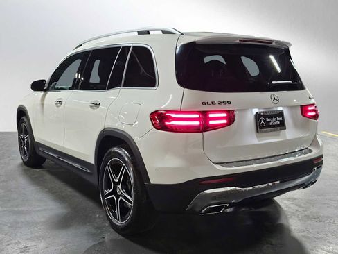 New 2026 Mercedes-Benz GLB 250 4MATIC image 5