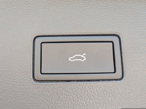 New 2026 Volkswagen Atlas SE image 14