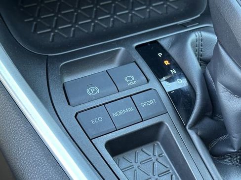 Certified 2023 Toyota RAV4 LE image 21