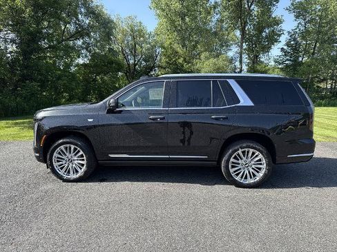 New 2026 Cadillac Escalade Luxury w/ LPO, Floor Liner Package AWD/4WD image 3