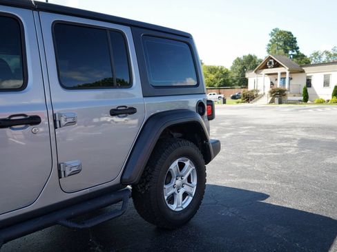Used 2018 Jeep Wrangler Unlimited Sport AWD/4WD image 22