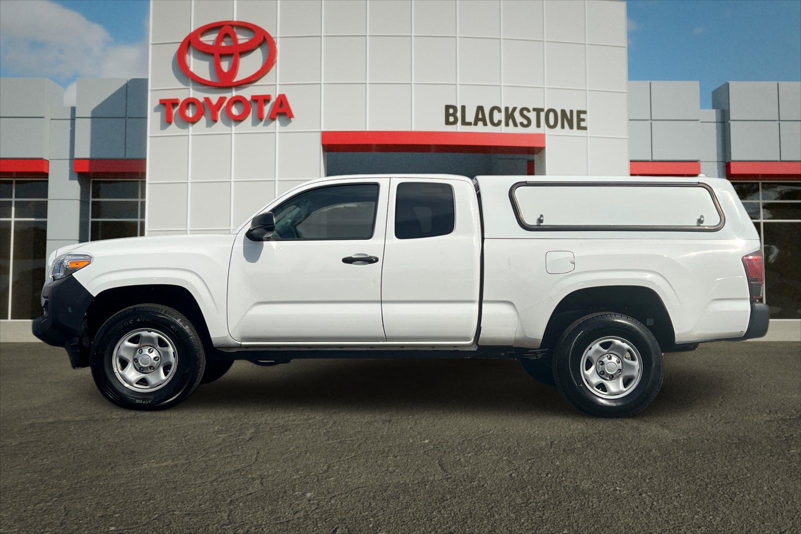 Used 2023 Toyota Tacoma SR RWD image 6