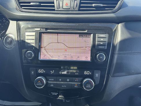 Used 2018 Nissan Rogue SL image 20