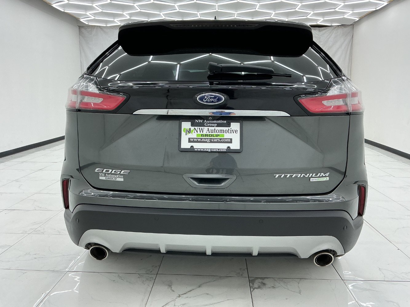 Used 2020 Ford Edge Titanium FWD image 10