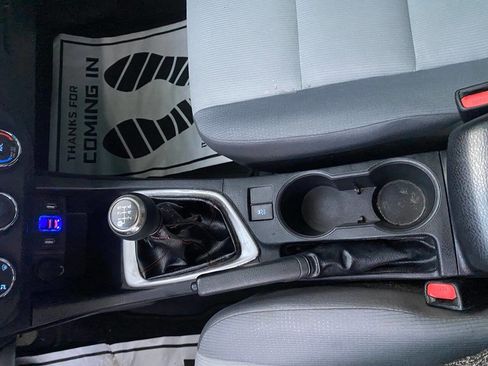 Used 2014 Toyota Corolla L FWD image 19