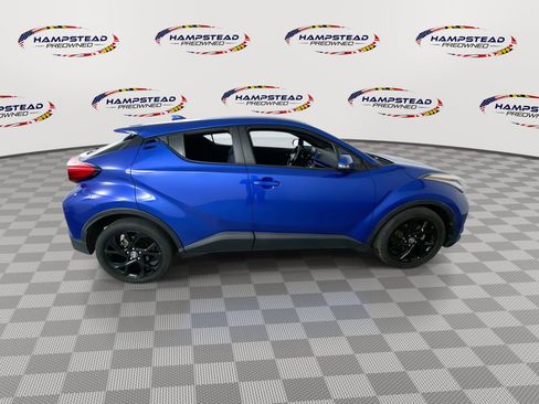 Used 2021 Toyota C-HR XLE image 9