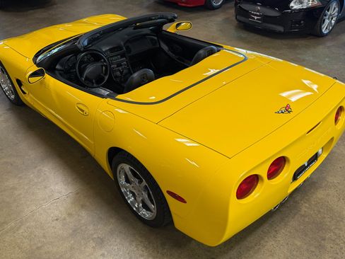 Used 2002 Chevrolet Corvette w/ Preferred Equipment Group2 image 13