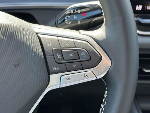 New 2025 Volkswagen Tiguan SE FWD image 20