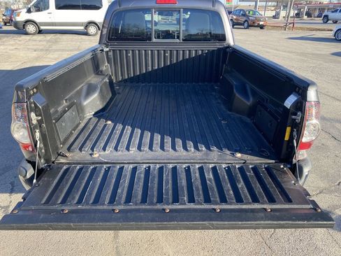 Used 2015 Toyota Tacoma 2WD Access Cab image 5