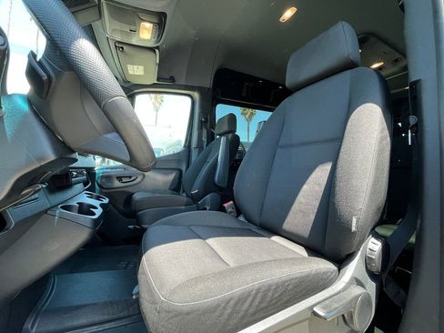 Used 2025 Mercedes-Benz Sprinter 2500 image 14
