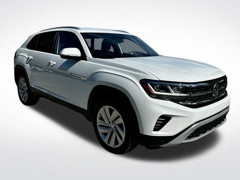 Certified 2022 Volkswagen Atlas Cross Sport SE image 2