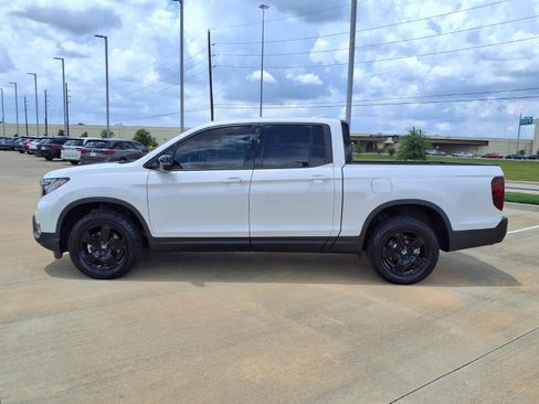 Used 2025 Honda Ridgeline Black Edition image 3