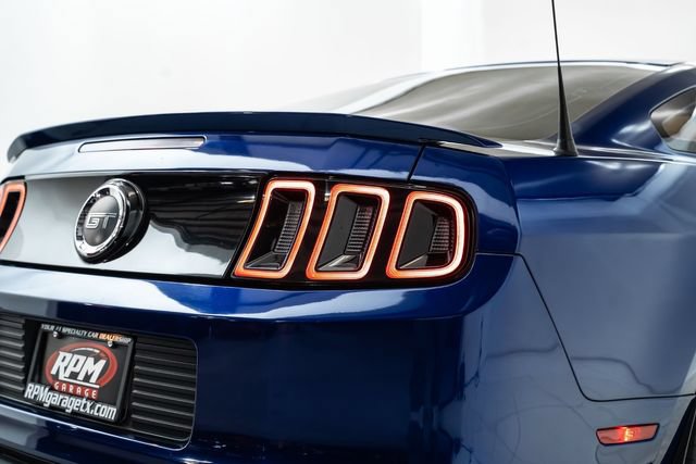 Used 2014 Ford Mustang GT RWD image 12