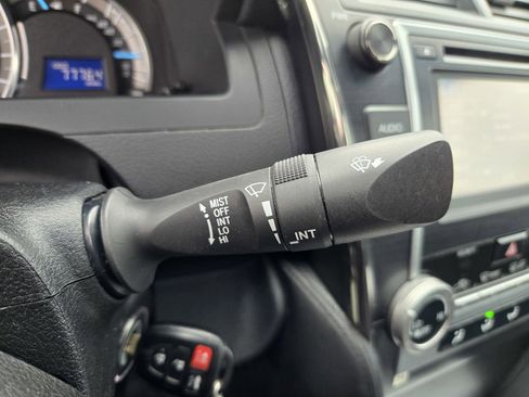 Used 2013 Toyota Camry image 26