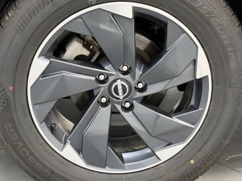 Used 2025 Nissan Rogue SV AWD/4WD image 72