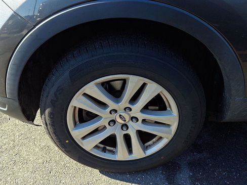 Used 2018 Ford Explorer XLT image 10