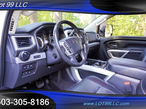 Used 2019 Nissan Titan PRO-4X w/ Pro-4x Convenience Package AWD/4WD image 12