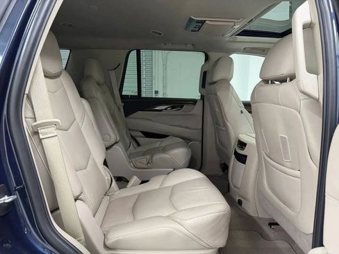 Used 2019 Cadillac Escalade Luxury RWD image 15