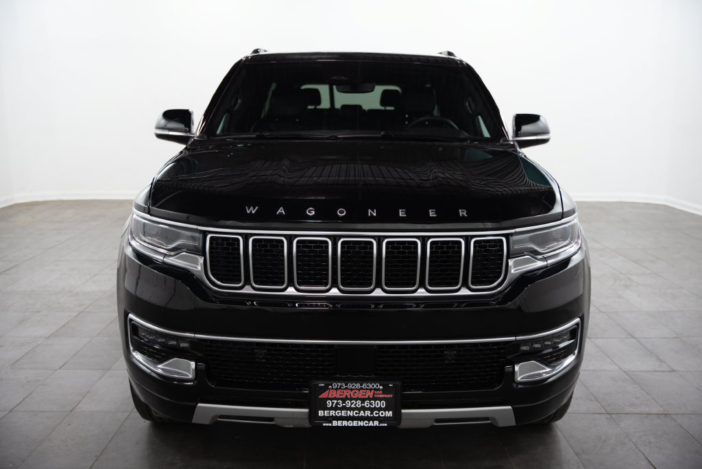 Used 2025 Jeep Wagoneer Series II w/ 8-Passenger Seating Package AWD/4WD image 2