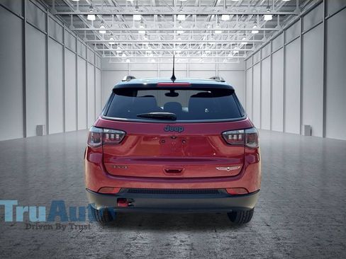 Used 2018 Jeep Compass Trailhawk AWD/4WD image 7