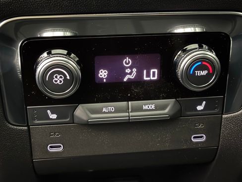 New 2026 GMC Yukon Denali w/ Sun & Power Step Package image 5