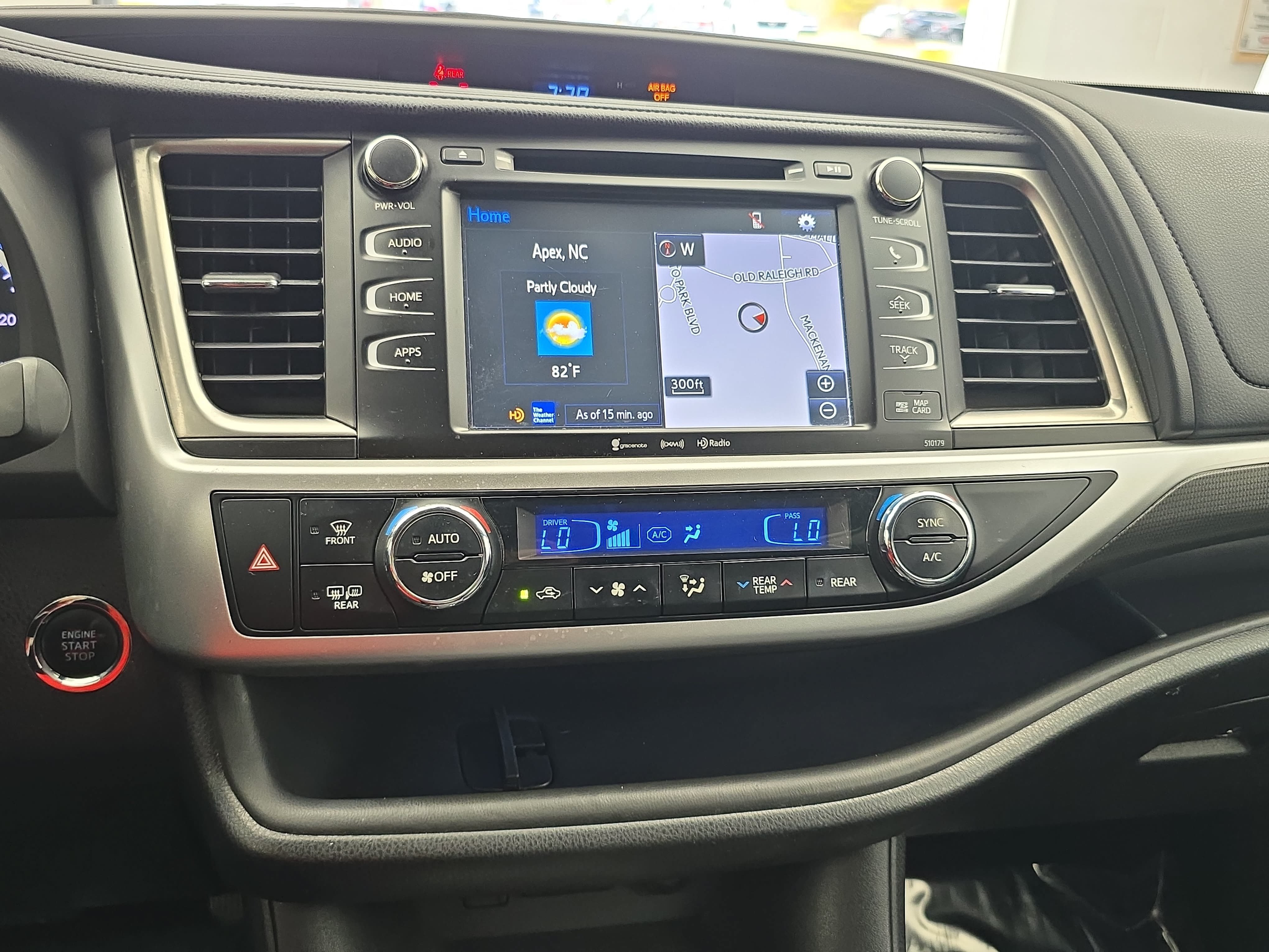 Used 2017 Toyota Highlander SE AWD/4WD image 21