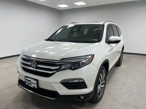 Used 2017 Honda Pilot Touring image 4
