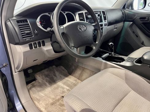 Used 2004 Toyota 4Runner SR5 AWD/4WD image 12