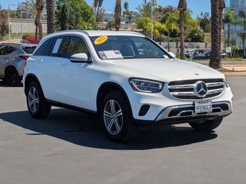 Used 2022 Mercedes-Benz GLC 300 4MATIC image 3