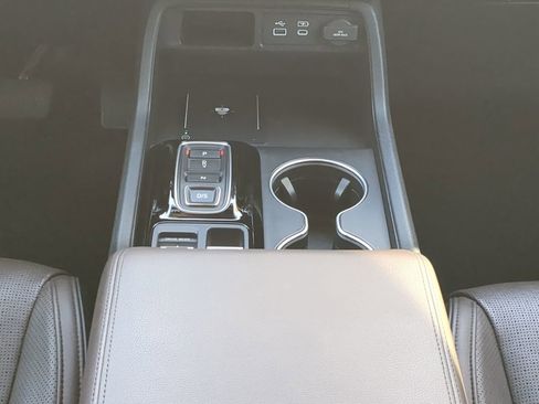 Used 2024 Honda Pilot Elite image 19