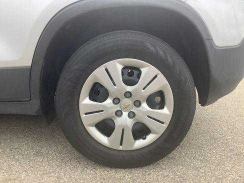 Used 2016 Chevrolet Trax LS FWD image 23