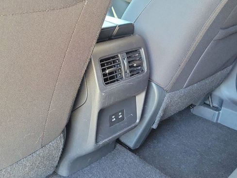 Used 2025 Nissan Rogue SV image 19