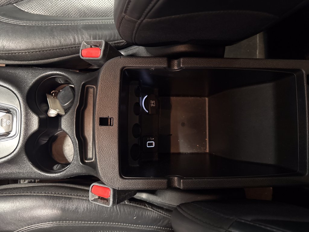 Used 2020 Jeep Cherokee Limited FWD image 19