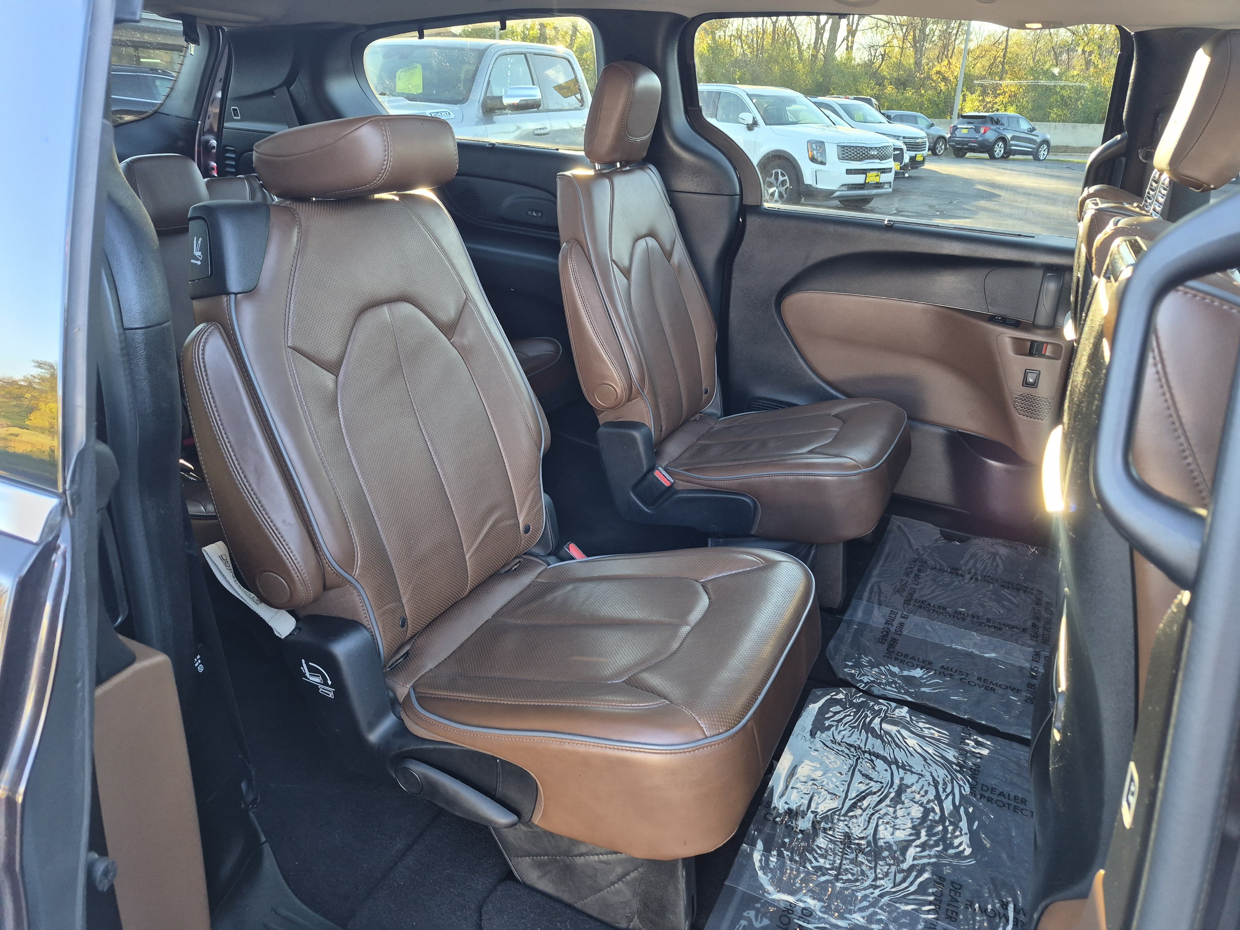 Used 2017 Chrysler Pacifica Limited FWD image 13
