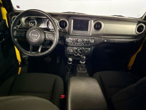 Used 2019 Jeep Wrangler Unlimited Sport S image 3