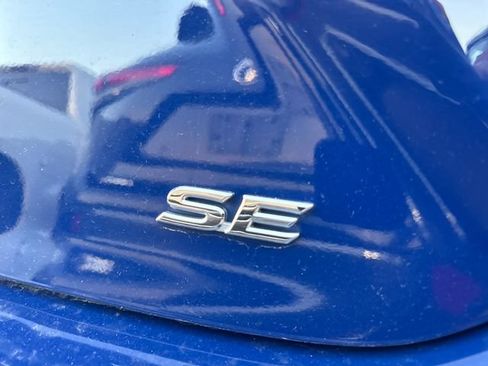 Used 2025 Toyota Camry SE FWD image 4