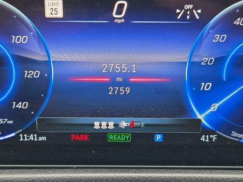 Used 2024 Mercedes-Benz EQB 300 4MATIC image 5