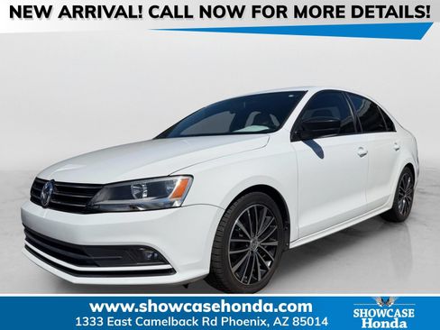 Used 2016 Volkswagen Jetta Sport FWD image 1