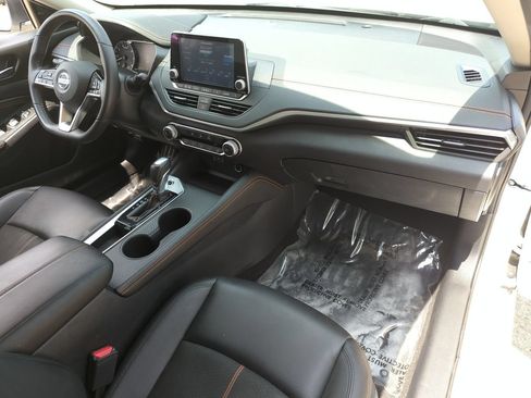 Used 2020 Nissan Altima 2.5 SR FWD image 25