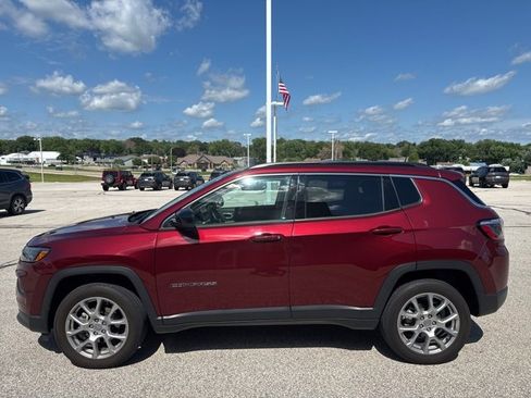 Used 2022 Jeep Compass Latitude image 6