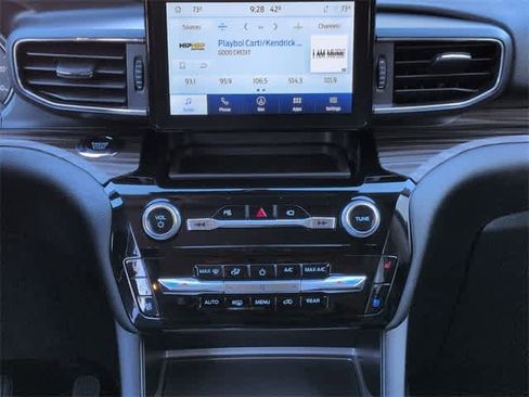 Used 2022 Ford Explorer Limited w/ Equipment Group 301A image 28