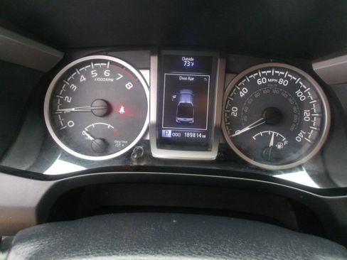 Used 2017 Toyota Tacoma SR5 image 21