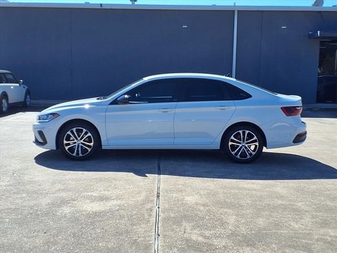 Used 2025 Volkswagen Jetta Sport image 26