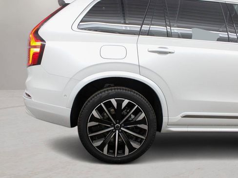 New 2026 Volvo XC90 B5 Plus w/ Protection Package Premier image 35